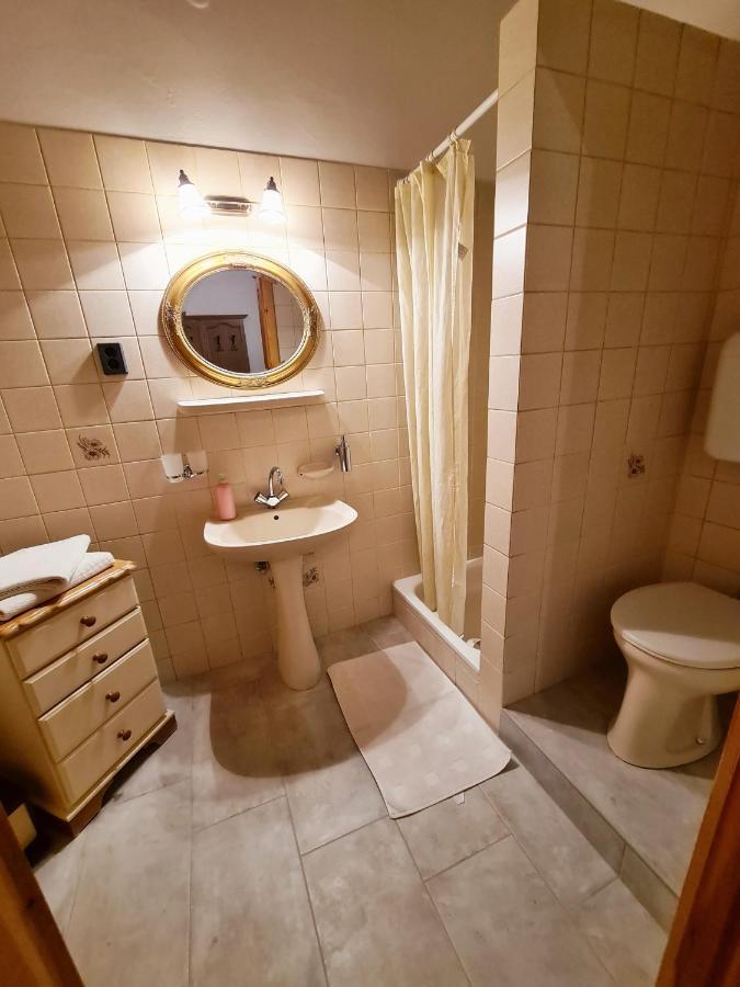 Hotel Agas Vendeghaz à Csopak Extérieur photo